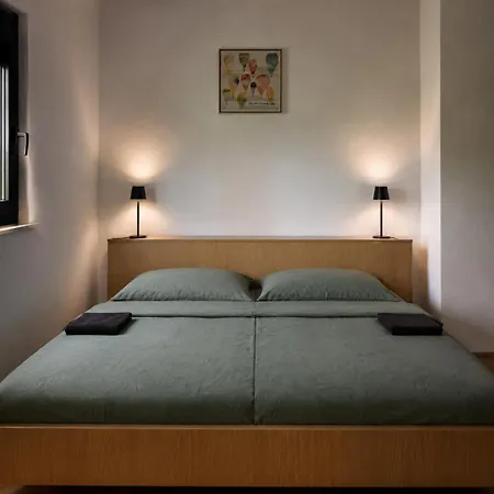 Private Place, Boca * Bihać