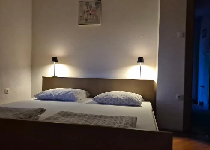 Private Place, Boca Bihać